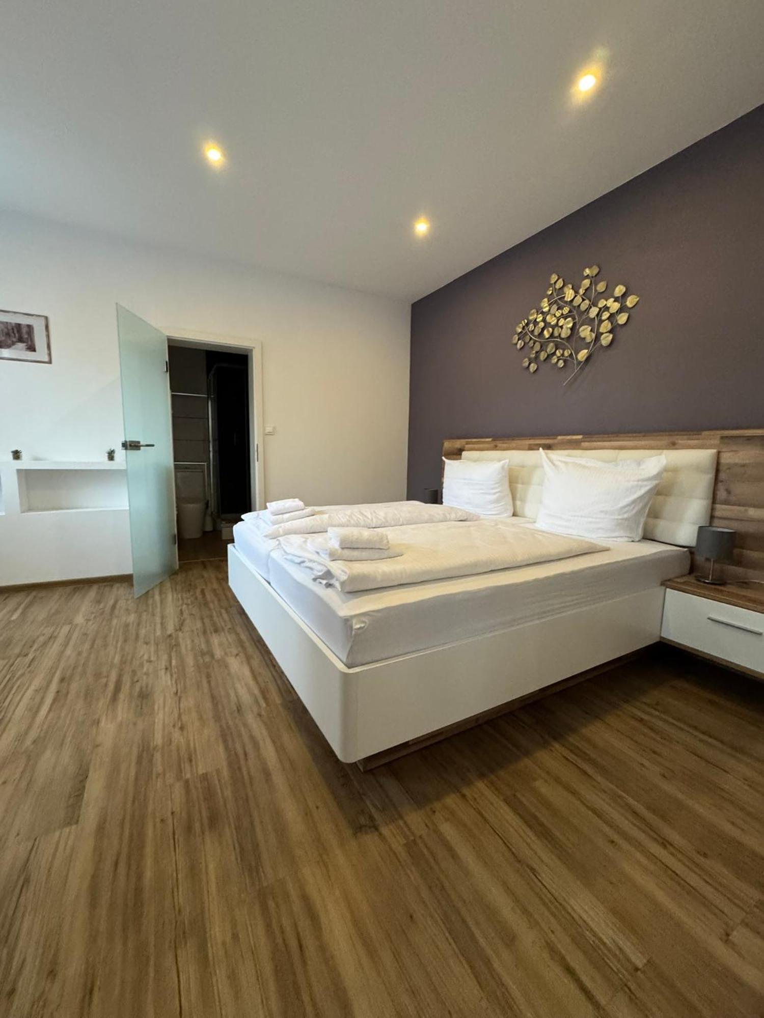 Hotel Gruener Baum - Hotel Im Murgtal, Schwarzwald Weisenbach ภายนอก รูปภาพ